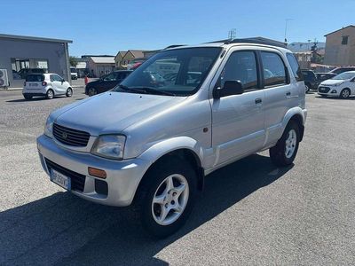 Usata Daihatsu Terios 86 CV (63 kW) 2000 Argento SUV