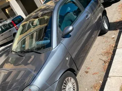 Usata Lancia Ypsilon 75 CV (55 kW) 2005 Grigio Utilitaria