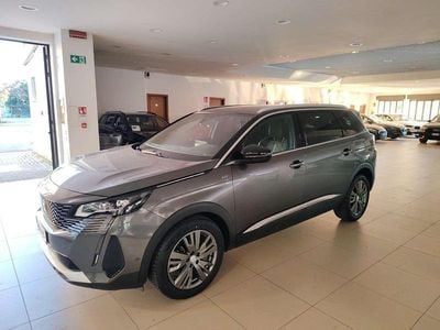 Usata Peugeot 5008 GT 131 CV (96 kW) 2023 Grigio SUV