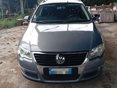 Usata VW Passat 116 CV (85 kW) 2008 Grigio Utilitaria