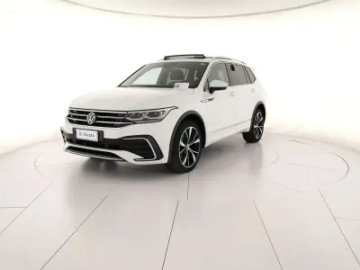 Usata VW Tiguan Allspace R-line 150 CV (110 kW) 2023 Pure white SUV