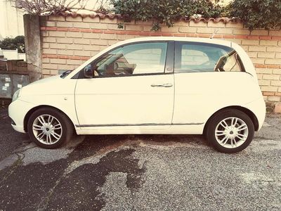 Usata Lancia Ypsilon 75 CV (55 kW) 2011 Bianco Utilitaria