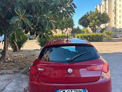 Usata Alfa Romeo Giulietta Exclusive 105 CV (77 kW) 2012 Rosso Utilitaria