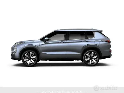 Nuova Mitsubishi Outlander Intense 136 CV (100 kW) 2026 Grigio SUV