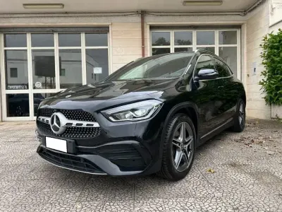Usata Mercedes GLA200 Premium 150 CV (110 kW) 2022 Nero SUV