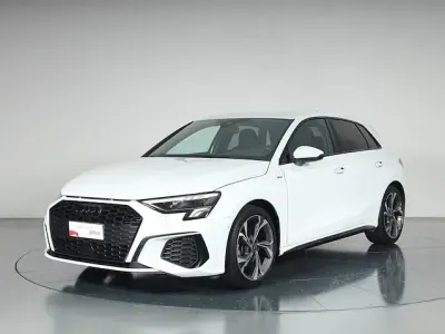 Usata Audi A3 S-Line 150 CV (110 kW) 2023 Bianco ghiacciaio metallizzato Berlina