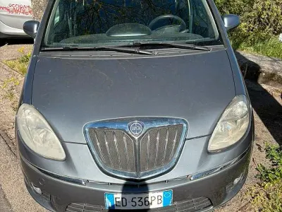 Usata Lancia Musa 95 CV (69 kW) 2010 Grigio Monovolume