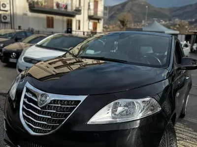 Usata Lancia Ypsilon S 95 CV (69 kW) 2012 Nero Utilitaria