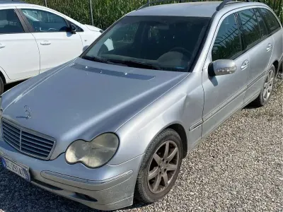Usata Mercedes 220 Elegance 143 CV (105 kW) 2004 Grigio Station wagon