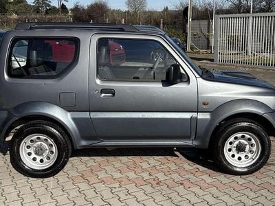 Usata Suzuki Jimny 65 CV (47 kW) 2005 Grigio SUV