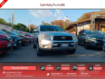 Usata Toyota RAV4 Luxury 136 CV (100 kW) 2006 Grigio SUV