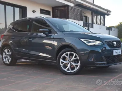 Usata Seat Arona FR 110 CV (80 kW) 2023 Grigio SUV