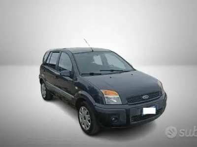 Gebraucht Ford Fusion 80 PS (58 kW) 2008 Grau Kleinwagen