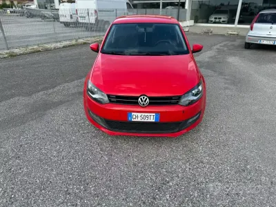 Käytetty VW Polo Highline 90 HP (66 kW) 2010 Punainen Viistoperä