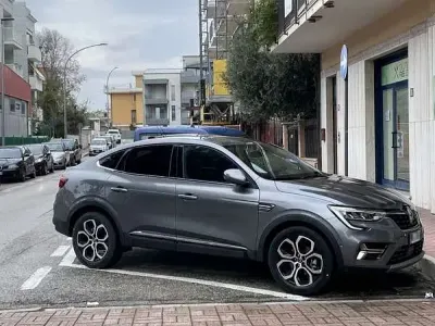 Usata Renault Arkana Intens 94 CV (69 kW) 2023 Grigio SUV