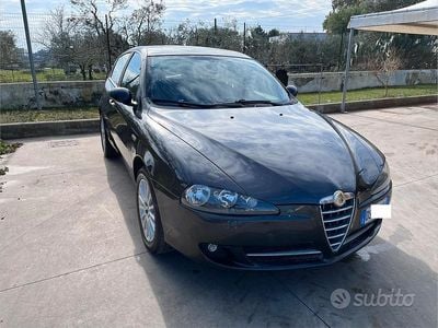 Usata Alfa Romeo 147 Distinctive 116 CV (85 kW) 2008 Verde Utilitaria