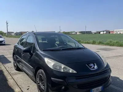 Usata Peugeot 207 73 CV (53 kW) 2007 Nero Berlina