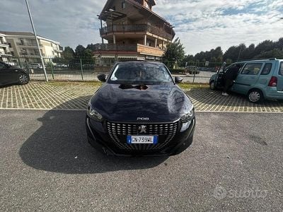 Usata Peugeot 208 102 CV (75 kW) 2023 Nero Utilitaria