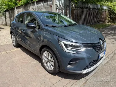 Usata Renault Captur Zen 91 CV (66 kW) 2022 Grigio SUV