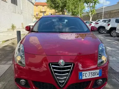 Second-hand Alfa Romeo Giulietta Exclusive 120 CP (88 kW) 2016 Roșu Hatchback
