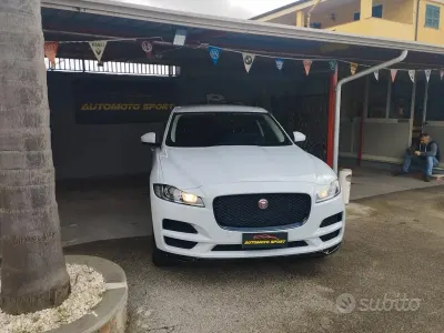 Usata Jaguar F-Pace Pure 300 CV (220 kW) 2019 Bianco SUV