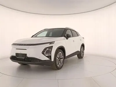 Nuova Omoda 5 66 kW (90 CV) 2026 Khaki white & carbon crystal black roof SUV