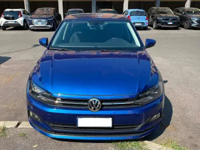 Usata VW Polo Comfortline 95 CV (69 kW) 2020 Reef blu metallizzato Utilitaria