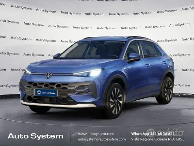 Nuova VW T-Roc Life 150 CV (110 kW) 2026 Blu SUV