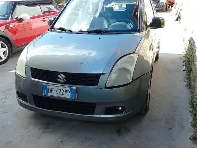 Käytetty Suzuki Swift 69 HP (50 kW) 2007 Harmaa Viistoperä