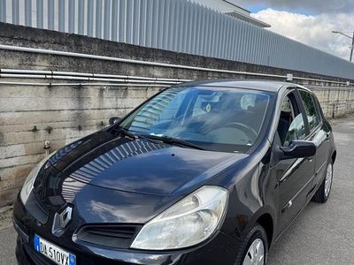Usata Renault Clio II Dynamique 85 CV (62 kW) 2006 Nero Berlina
