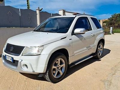 Usata Suzuki Grand Vitara 129 CV (94 kW) 2010 Bianco SUV