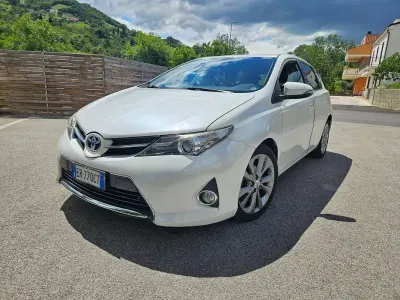Second-hand Toyota Auris Hybrid