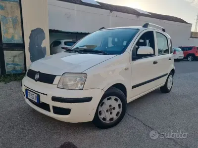 Begagnad Fiat Panda Emotion 60 HK (44 kW) 2009 Vit Halvkombi