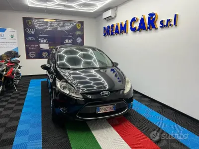 Usata Ford Fiesta 68 CV (50 kW) 2010 Nero Berlina