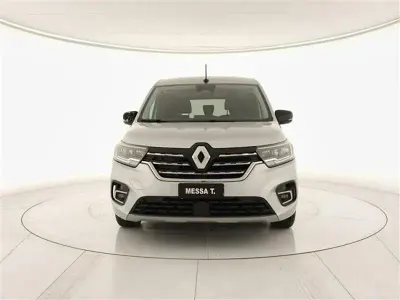 Usata Renault Kangoo Techno 131 CV (96 kW) 2022 Grigio chiaro Monovolume
