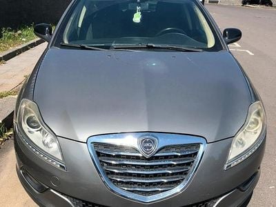 Usata Lancia Delta 120 CV (88 kW) 2011 Grigio Utilitaria