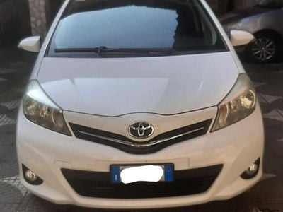 Usata Toyota Yaris 90 CV (66 kW) 2013 Utilitaria