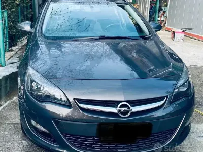 Usata Opel Astra 82 CV (60 kW) 2014 Station wagon