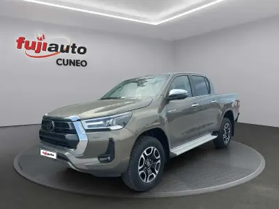 Nuova Toyota HiLux Executive 150 CV (110 kW) 2026 Ozide bronze Pick-up