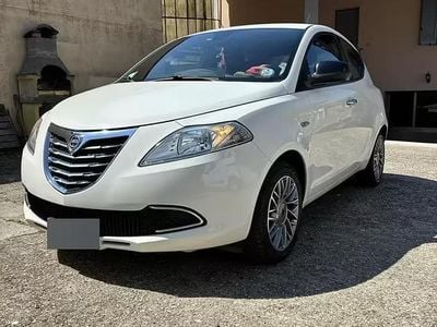 Usata Lancia Ypsilon 69 CV (50 kW) 2012 Bianco Utilitaria