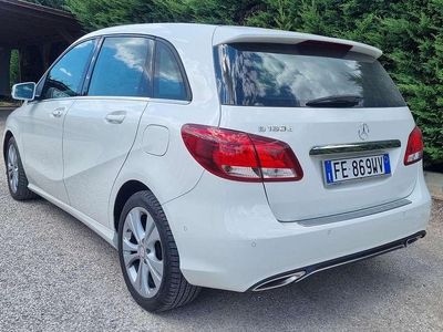 Usata Mercedes B180 109 CV (80 kW) 2016 Bianco Monovolume