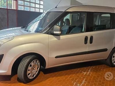 Begagnad Fiat Doblò Active 90 HK (66 kW) 2013 Grå Minibuss