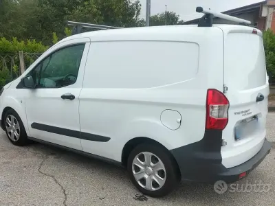 Usata Ford Transit Courier 100 CV (73 kW) 2021 Bianco Furgone
