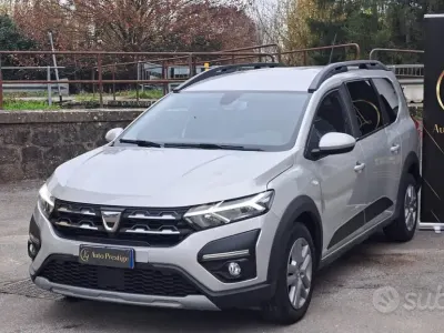 Usata Dacia Jogger Comfort 101 CV (74 kW) 2022 Grigio Monovolume