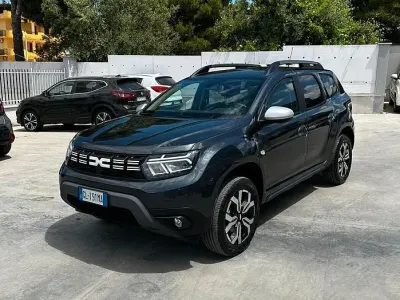 Second-hand Dacia Duster Extreme 101 CP (74 kW) 2023 Gri SUV