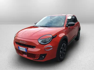 Usata Fiat 600 La Prima 110 CV (80 kW) 2025 Rosso SUV
