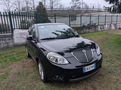 Usata Lancia Ypsilon Platinum 69 CV (50 kW) 2012 Nero Utilitaria