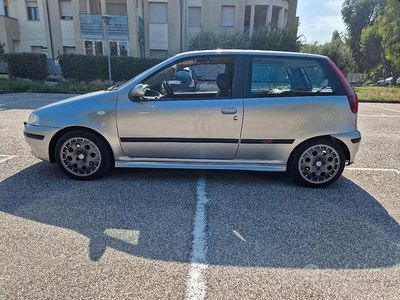 Usata Fiat Punto 133 CV (97 kW) 1994 Grigio Berlina