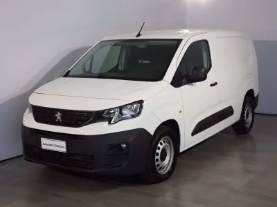 Usata Peugeot Partner S 102 CV (75 kW) 2020 Grigio Monovolume