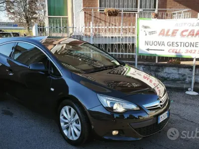 Usata Opel Astra Cosmo 130 CV (95 kW) 2012 Nero Berlina